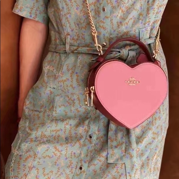 Heart Crossbody In Colorblock - Picture 2 of 9